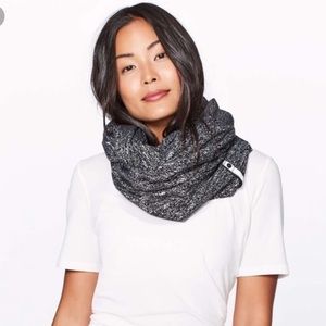 Lululemon Vinyasa Scarf